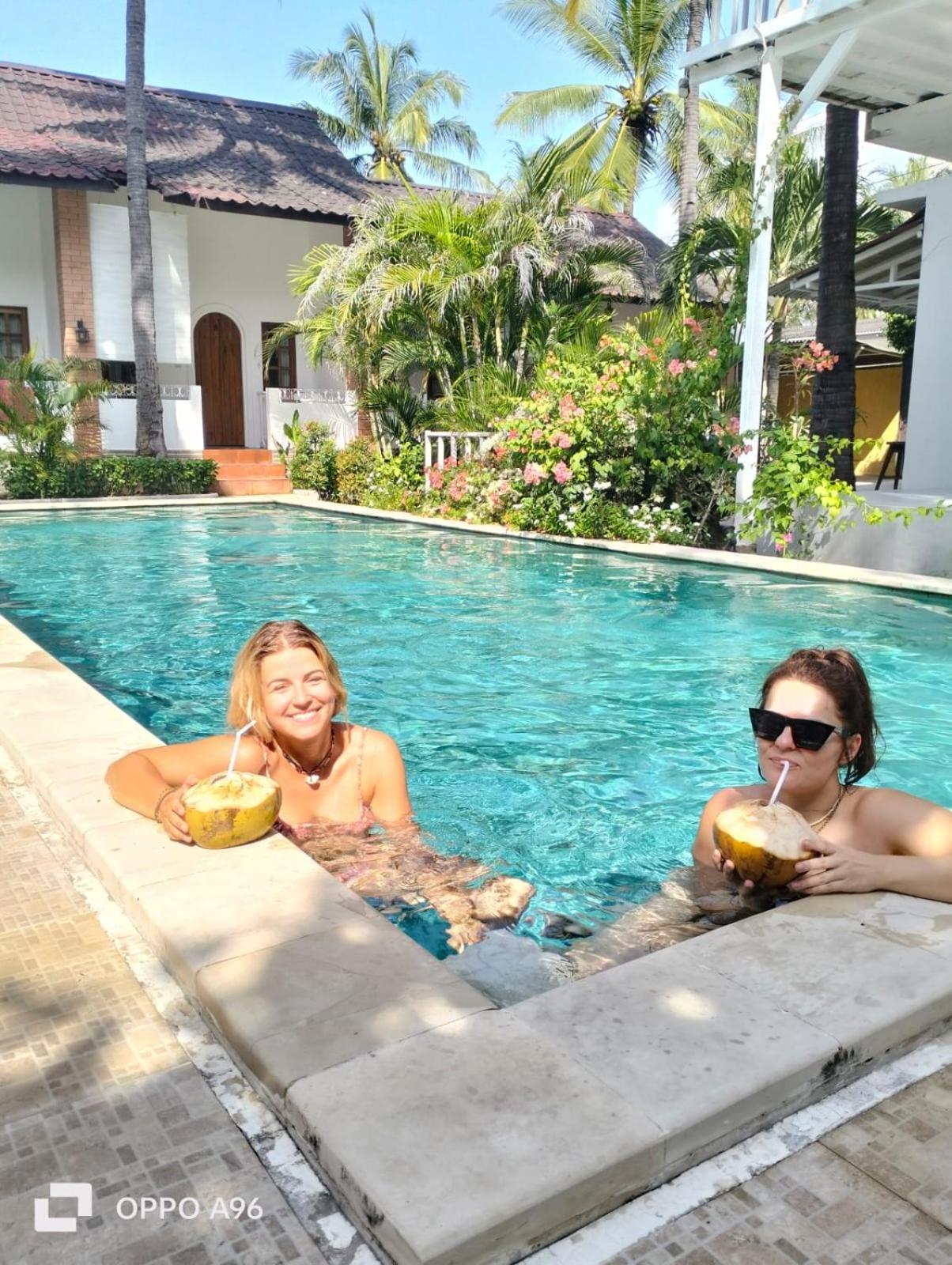 White Coconut Resort Gili Trawangan Exterior foto